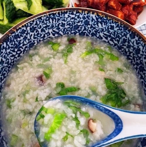 熬小米粥能放菠菜吗？小米粥可以放波菜吗？